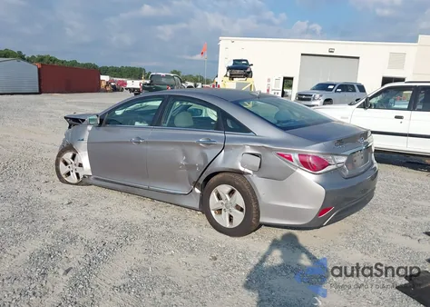 2012 Hyundai Sonata z USA, uszkodzony, nr VIN KMHEC4A48CA045817